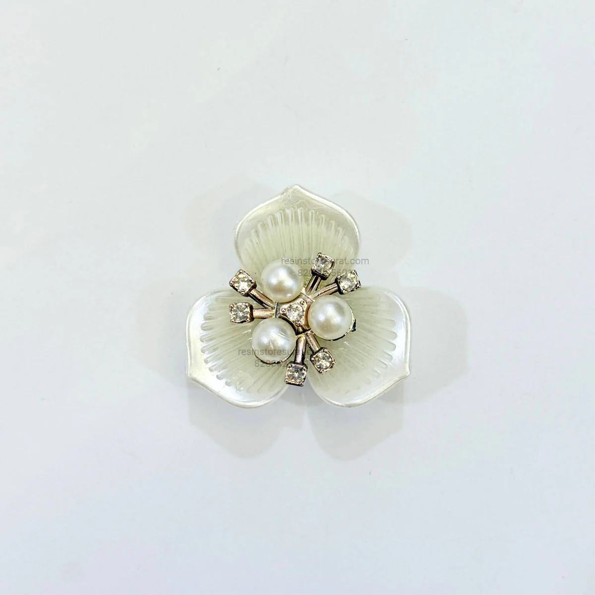 Big Three Petal Silver Pearl Flower