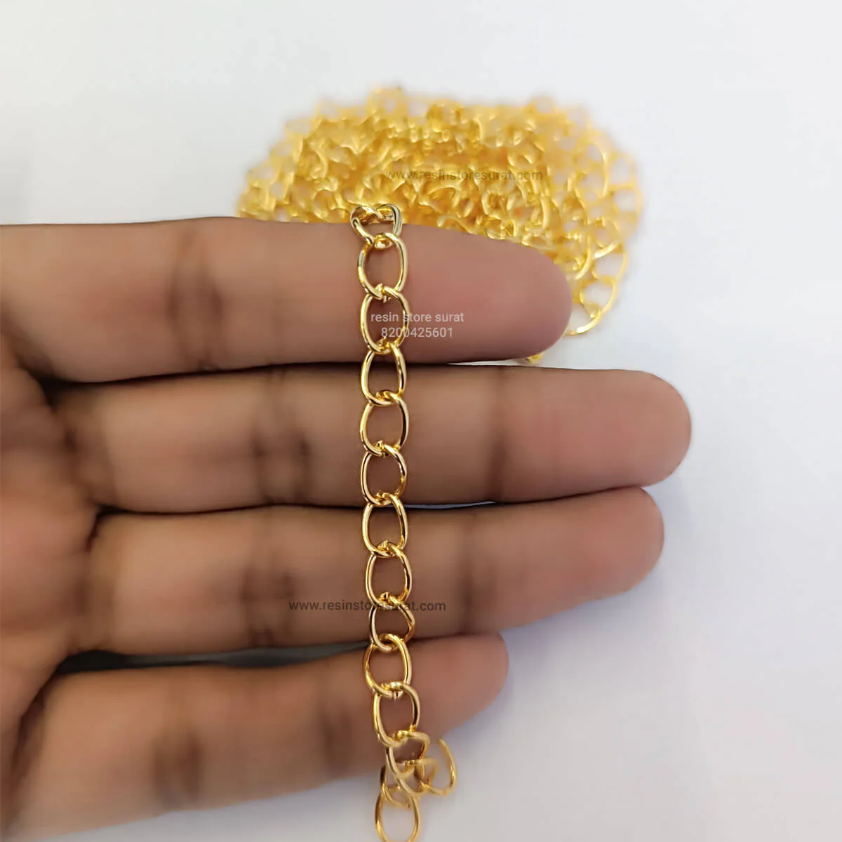 Hanging Chain Gold - Image 2