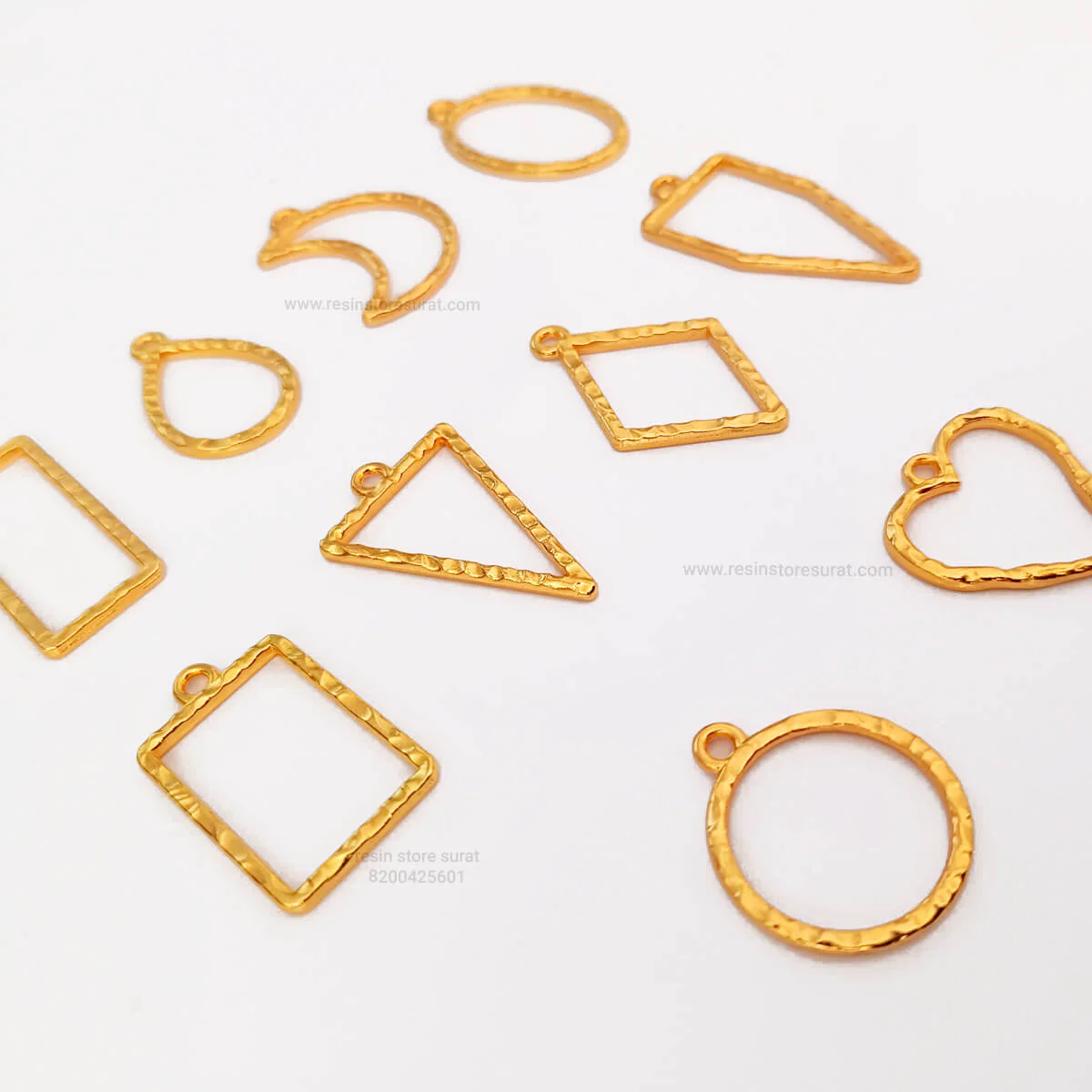 Textured Bezel Set Gold - Image 3